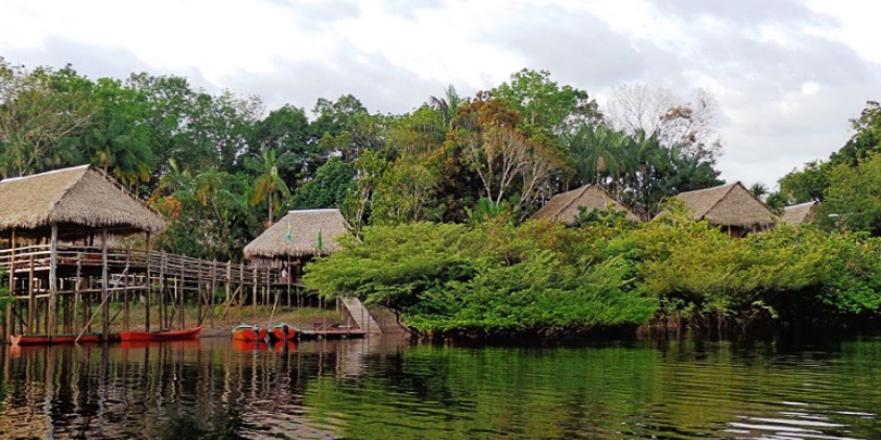 Dschungel-Lodge am Amazonas