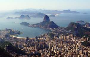Der Zuckerhut, gesehen vom Corcovado mit der Christusstatue Der Zuckerhut, gesehen vom Corcovado mit der Christusstatue