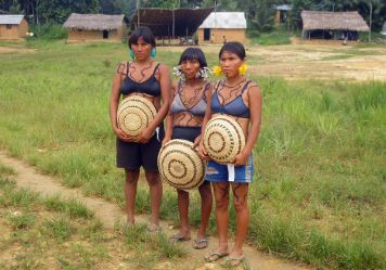 Yanomami-Frauen