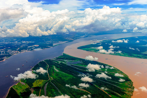Zusammenfluss des Rio Amazonas